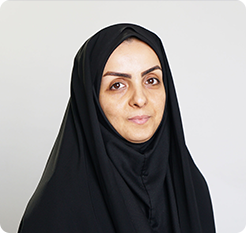 خانم اکبری